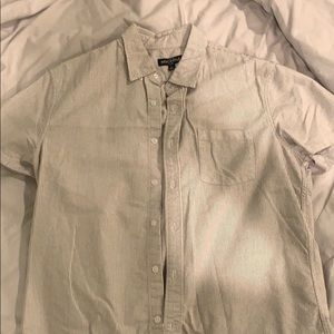 Short sleeve button up